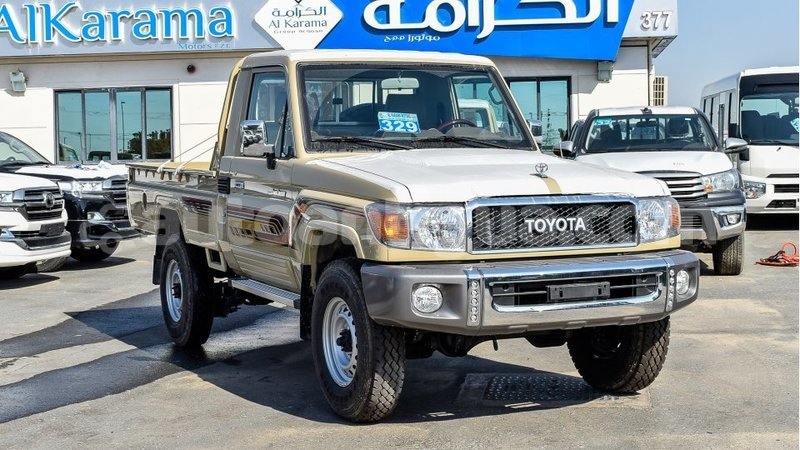 Big with watermark toyota land cruiser antigua import dubai 1808