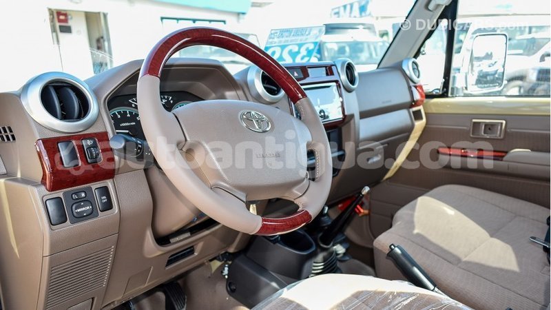 Big with watermark toyota land cruiser antigua import dubai 1808