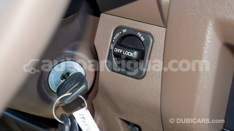 Big with watermark toyota land cruiser antigua import dubai 1808