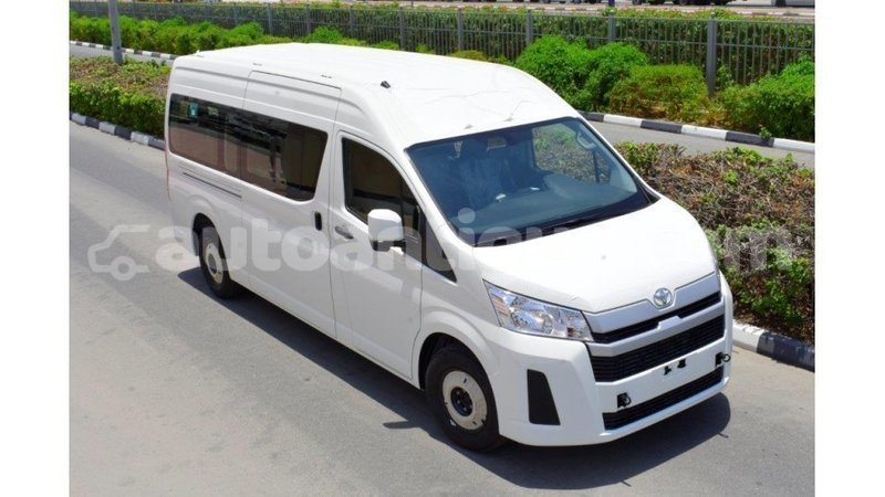 Big with watermark toyota hiace antigua import dubai 1810
