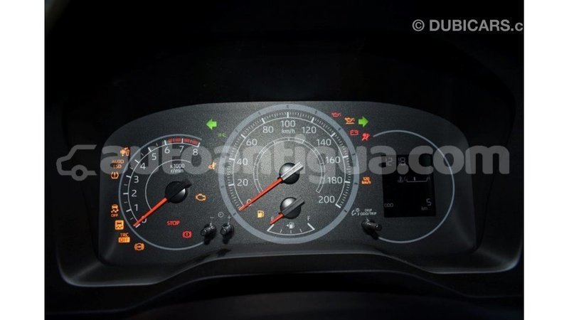 Big with watermark toyota hiace antigua import dubai 1810