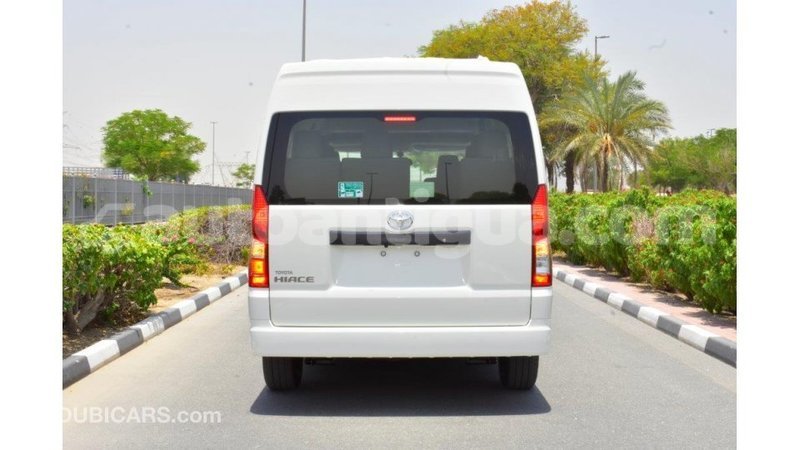 Big with watermark toyota hiace antigua import dubai 1810