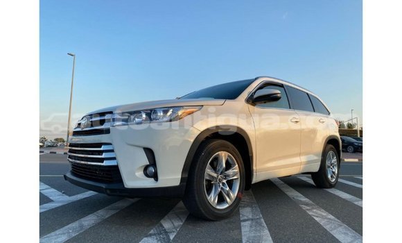 Buy Import Toyota Highlander White Car in Import - Dubai in Antigua Buy Import Toyota Highlander White Car in Import - Dubai in Antigua