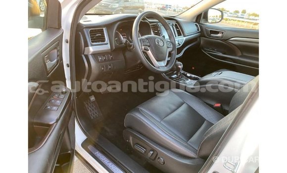 Buy Import Toyota Highlander White Car in Import - Dubai in Antigua Buy Import Toyota Highlander White Car in Import - Dubai in Antigua
