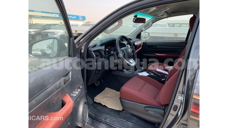 Big with watermark toyota hilux antigua import dubai 1826