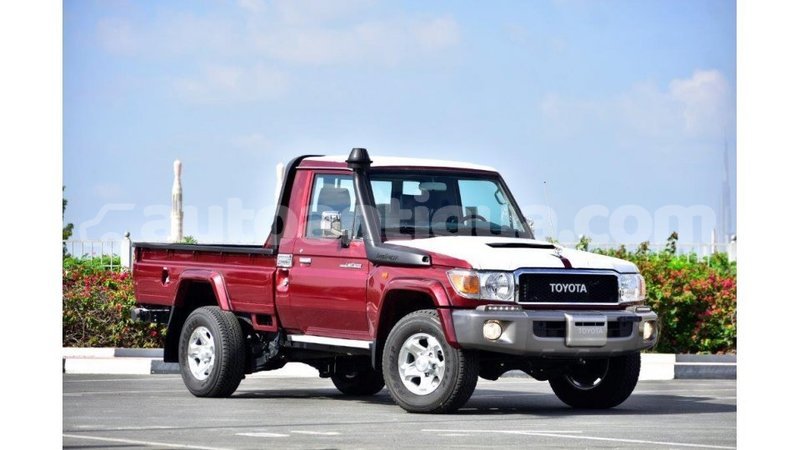 Big with watermark toyota land cruiser antigua import dubai 1827