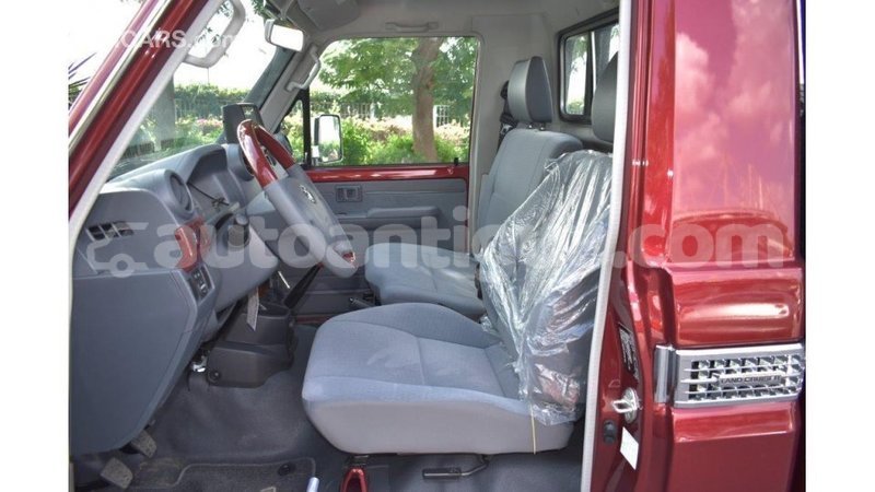 Big with watermark toyota land cruiser antigua import dubai 1827