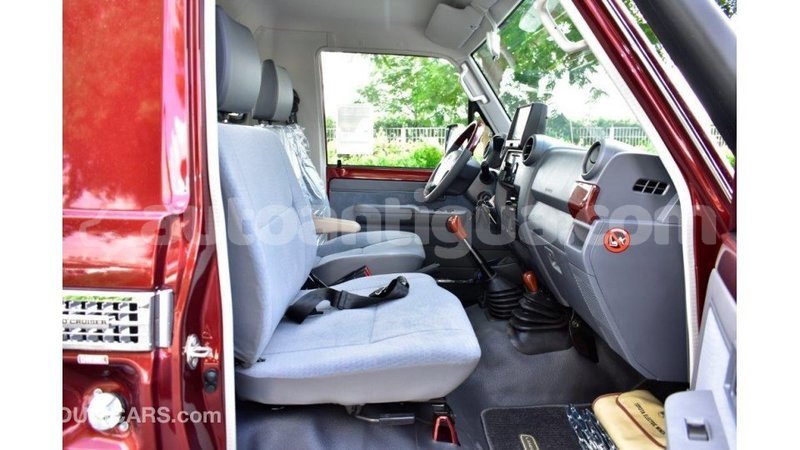 Big with watermark toyota land cruiser antigua import dubai 1827