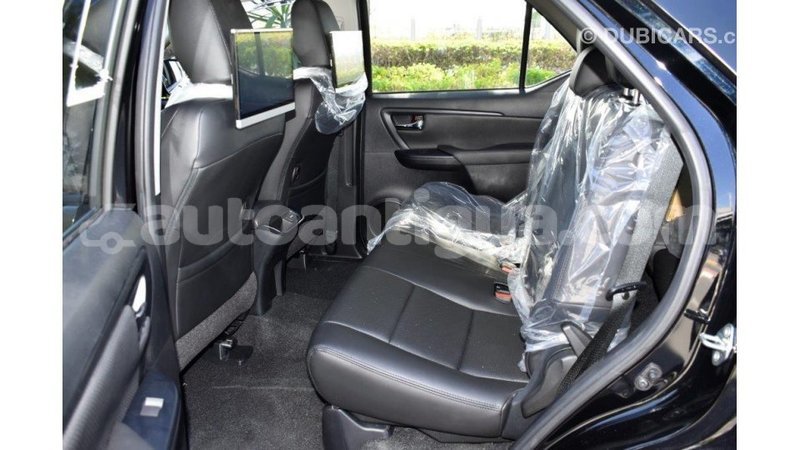 Big with watermark toyota fortuner antigua import dubai 1832