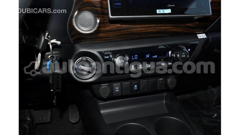 Big with watermark toyota hilux antigua import dubai 1835