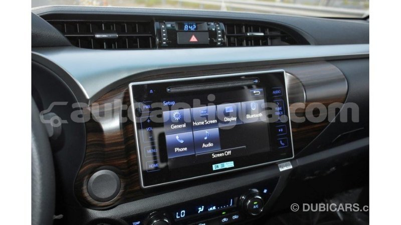 Big with watermark toyota hilux antigua import dubai 1835