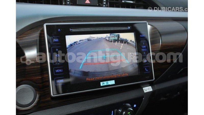 Big with watermark toyota hilux antigua import dubai 1835