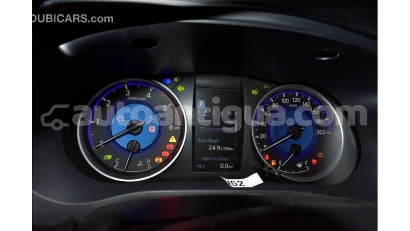Big with watermark toyota hilux antigua import dubai 1835