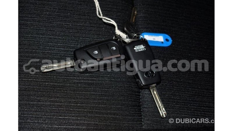 Big with watermark toyota hilux antigua import dubai 1835