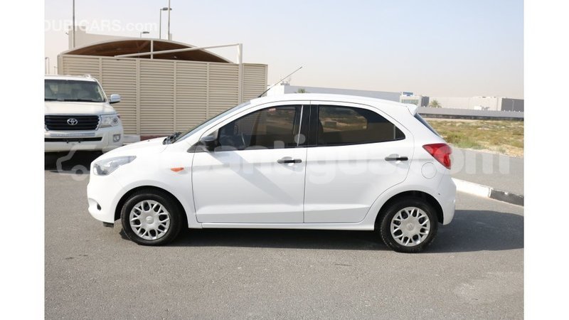 Big with watermark ford club wagon antigua import dubai 1838