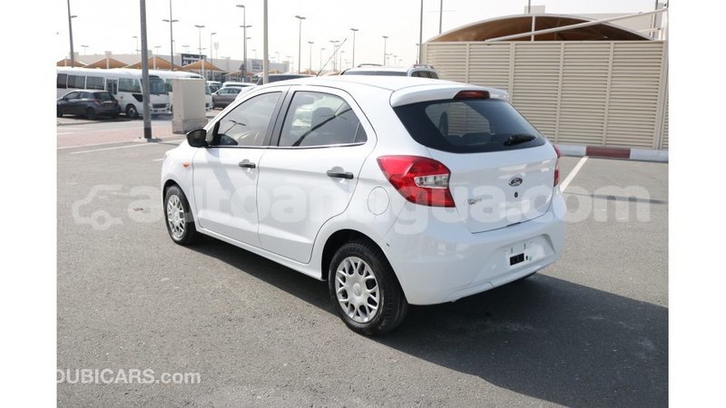 Big with watermark ford club wagon antigua import dubai 1838