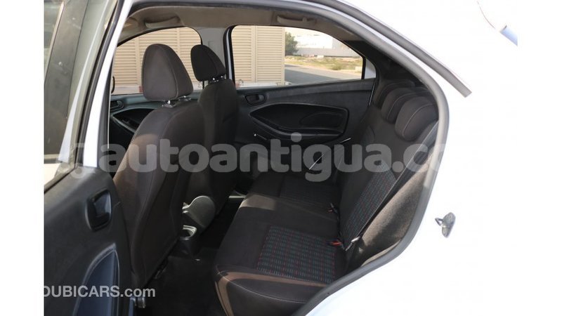 Big with watermark ford club wagon antigua import dubai 1838