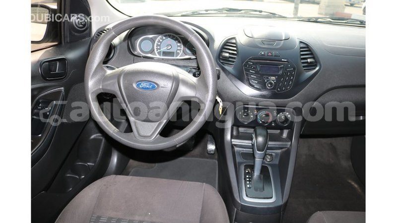 Big with watermark ford club wagon antigua import dubai 1838