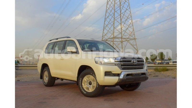 Big with watermark toyota land cruiser antigua import dubai 1842