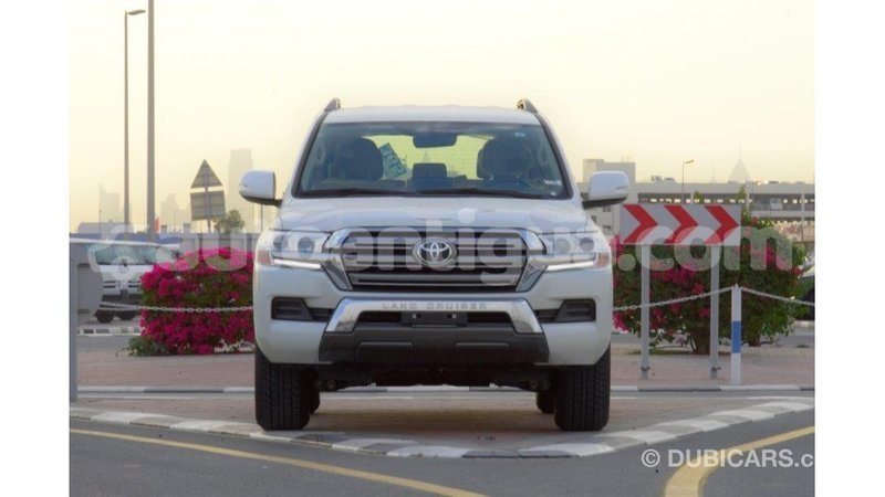 Big with watermark toyota land cruiser antigua import dubai 1842