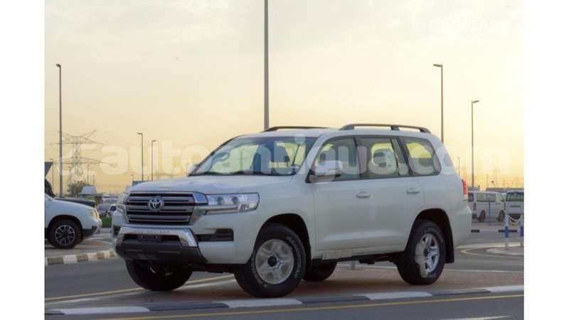Big with watermark toyota land cruiser antigua import dubai 1842