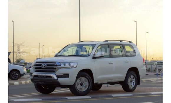 Buy Import Toyota Land Cruiser White Car in Import - Dubai in Antigua Buy Import Toyota Land Cruiser White Car in Import - Dubai in Antigua