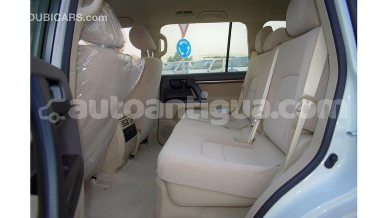 Big with watermark toyota land cruiser antigua import dubai 1842