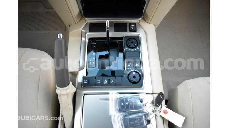 Big with watermark toyota land cruiser antigua import dubai 1842