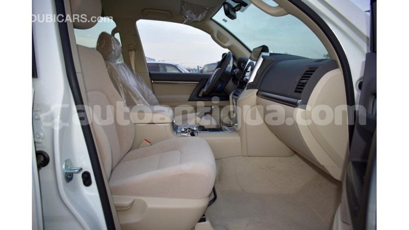 Big with watermark toyota land cruiser antigua import dubai 1842