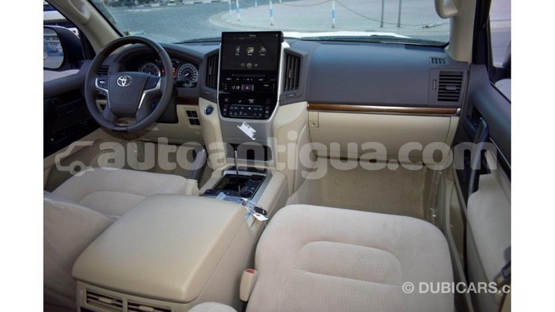Big with watermark toyota land cruiser antigua import dubai 1842