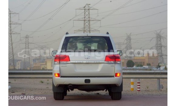 Buy Import Toyota Land Cruiser White Car in Import - Dubai in Antigua Buy Import Toyota Land Cruiser White Car in Import - Dubai in Antigua
