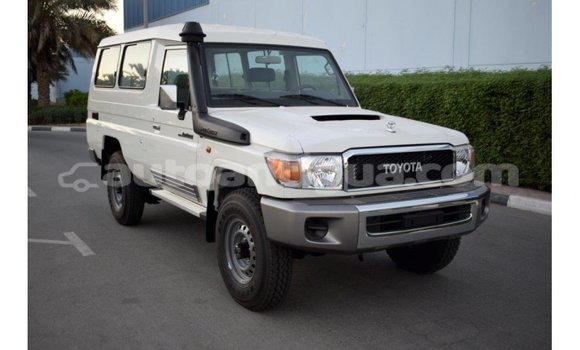 Buy Import Toyota Land Cruiser White Car in Import - Dubai in Antigua Buy Import Toyota Land Cruiser White Car in Import - Dubai in Antigua