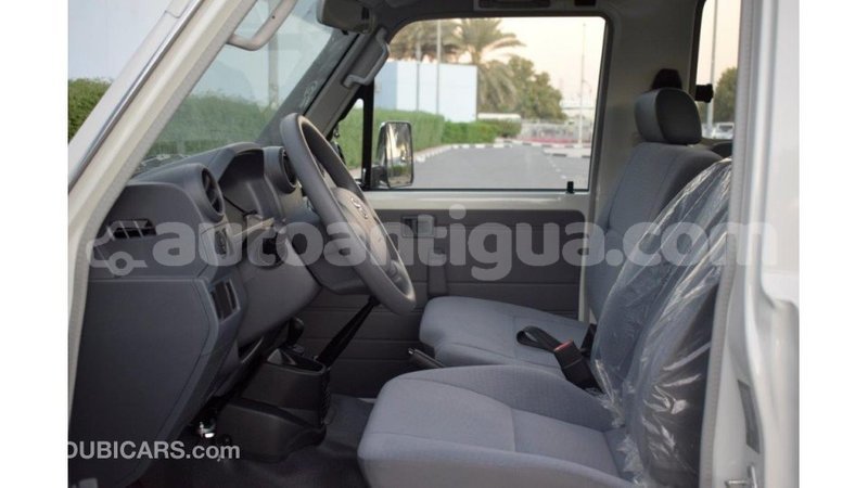Big with watermark toyota land cruiser antigua import dubai 1843