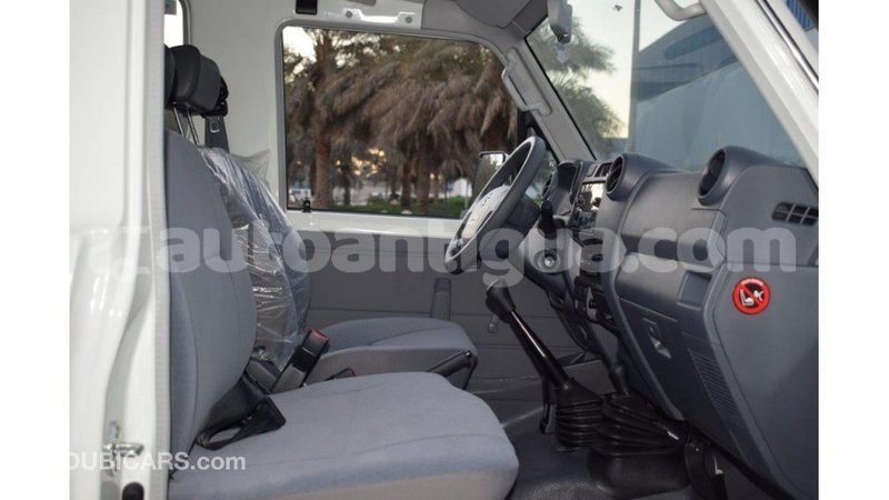 Big with watermark toyota land cruiser antigua import dubai 1843