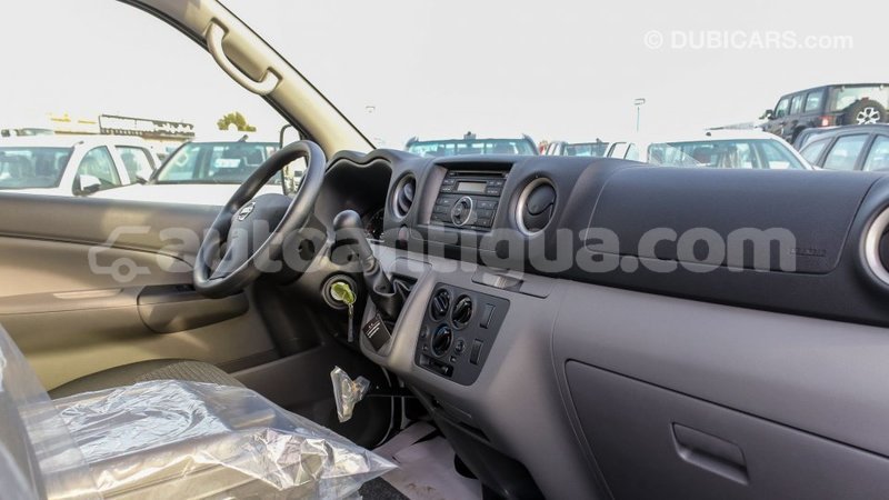 Big with watermark nissan urvan antigua import dubai 1846