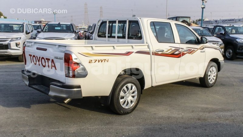 Big with watermark toyota hilux antigua import dubai 1848