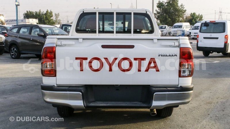 Big with watermark toyota hilux antigua import dubai 1848
