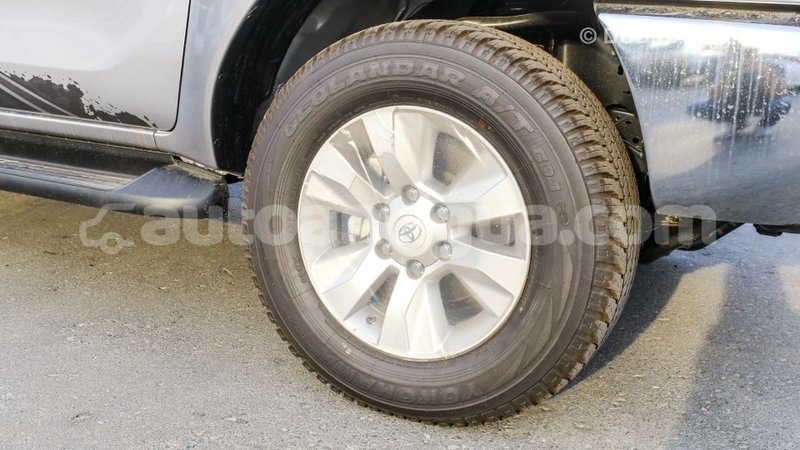 Big with watermark toyota hilux antigua import dubai 1849