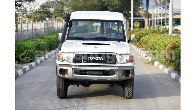 Big with watermark toyota land cruiser antigua import dubai 1858