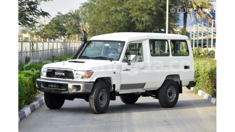 Big with watermark toyota land cruiser antigua import dubai 1858