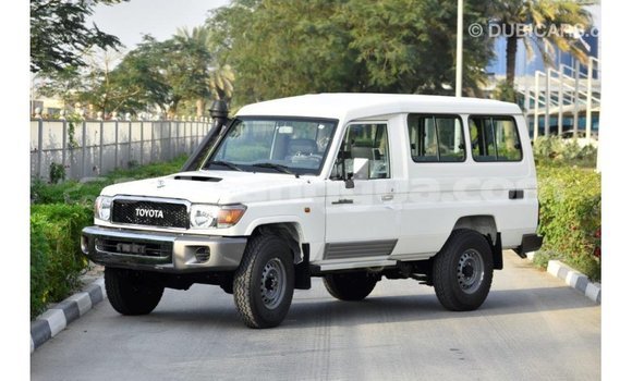 Buy Import Toyota Land Cruiser White Car in Import - Dubai in Antigua Buy Import Toyota Land Cruiser White Car in Import - Dubai in Antigua