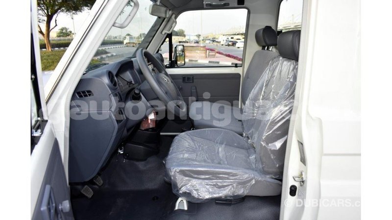 Big with watermark toyota land cruiser antigua import dubai 1858