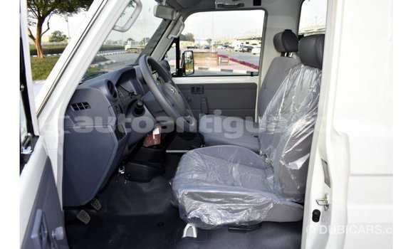 Buy Import Toyota Land Cruiser White Car in Import - Dubai in Antigua Buy Import Toyota Land Cruiser White Car in Import - Dubai in Antigua