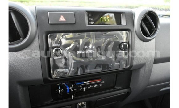 Buy Import Toyota Land Cruiser White Car in Import - Dubai in Antigua Buy Import Toyota Land Cruiser White Car in Import - Dubai in Antigua