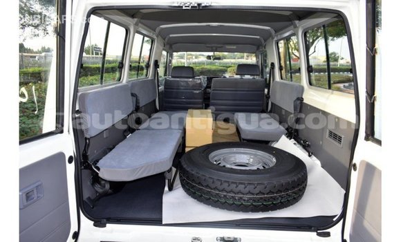 Buy Import Toyota Land Cruiser White Car in Import - Dubai in Antigua Buy Import Toyota Land Cruiser White Car in Import - Dubai in Antigua