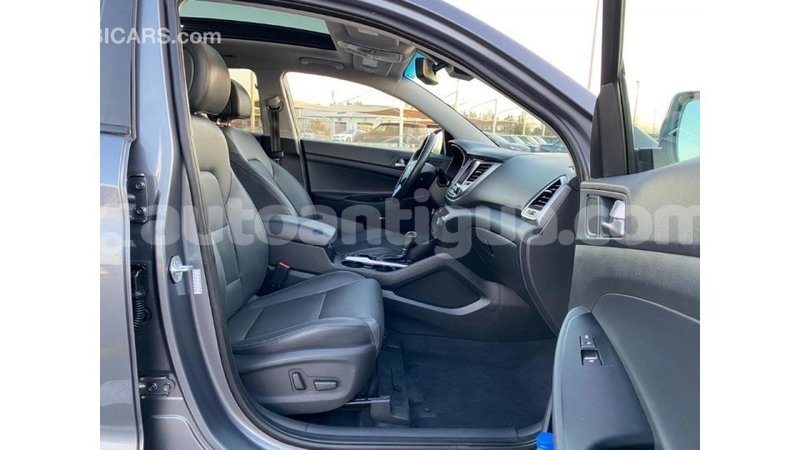 Big with watermark hyundai tucson antigua import dubai 1859