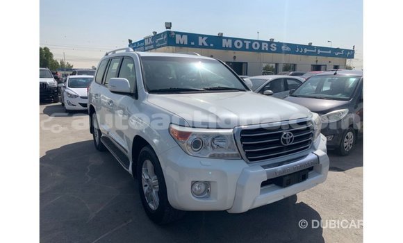 Buy Import Toyota Land Cruiser White Car in Import - Dubai in Antigua Buy Import Toyota Land Cruiser White Car in Import - Dubai in Antigua