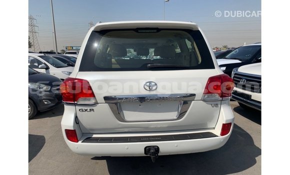 Buy Import Toyota Land Cruiser White Car in Import - Dubai in Antigua Buy Import Toyota Land Cruiser White Car in Import - Dubai in Antigua