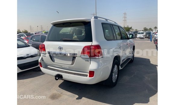 Buy Import Toyota Land Cruiser White Car in Import - Dubai in Antigua Buy Import Toyota Land Cruiser White Car in Import - Dubai in Antigua