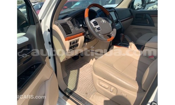 Buy Import Toyota Land Cruiser White Car in Import - Dubai in Antigua Buy Import Toyota Land Cruiser White Car in Import - Dubai in Antigua